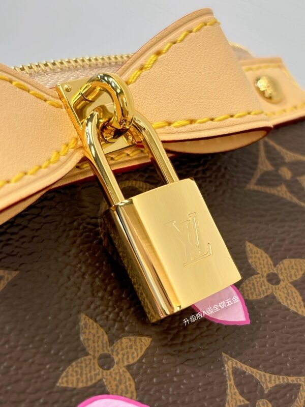 LV x TM Pochette Accessoires - Image 11