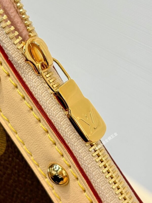 LV x TM Pochette Accessoires - Image 13